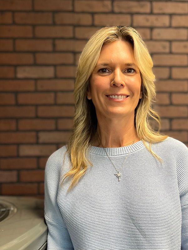 Kandi Hewlett - Marketing and Social Media